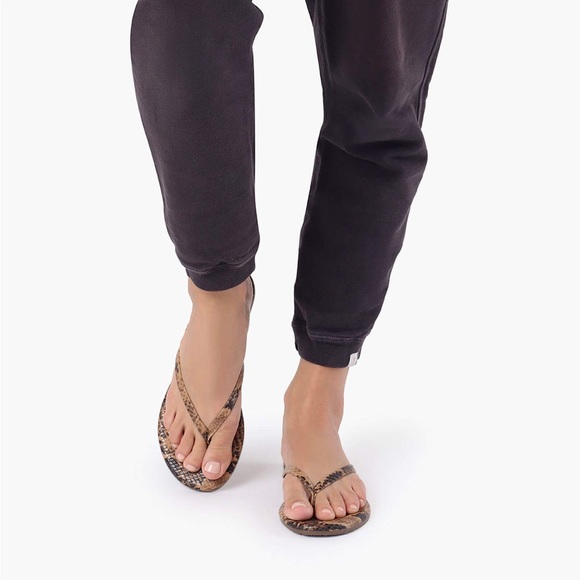 Tkees Flip Flops NWT - Picture 5 of 5